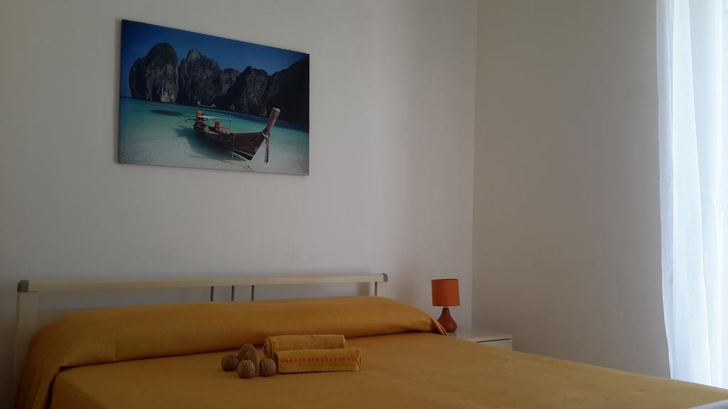 Casa Aurora Apartment ดอนนาลูกาตา ภายนอก รูปภาพ